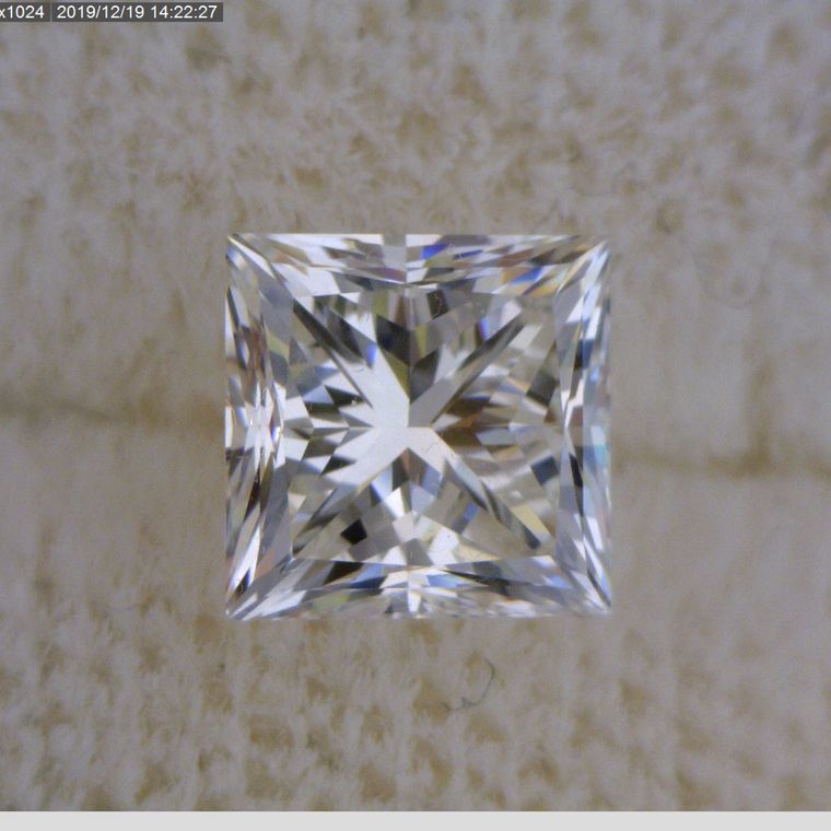 DI00748813